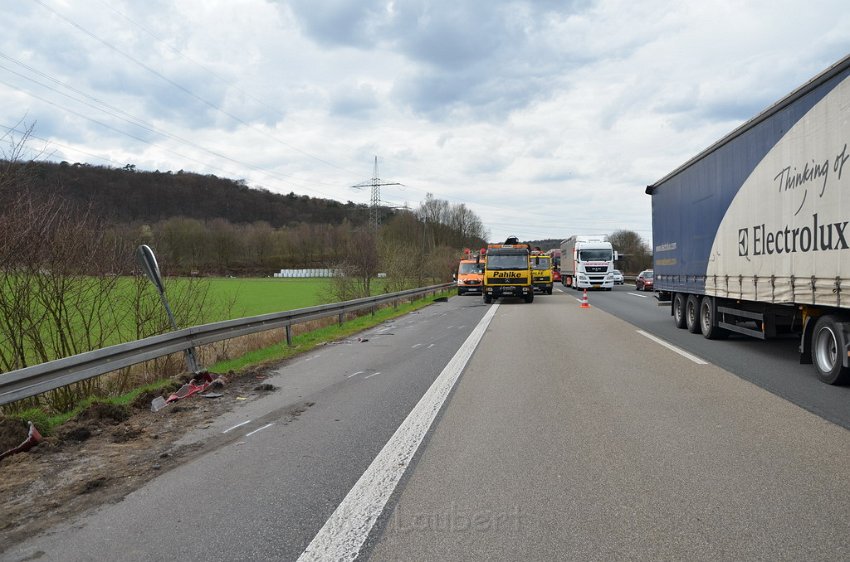 Bierlaster umgestuerzt A 3 Rich Frankfurt Hoehe AS Lohmar P069.JPG